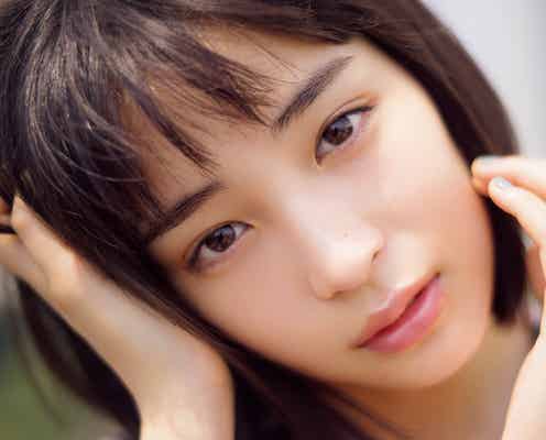 広瀬すずの“未知なる顔”にドキッ!大人メイクで透明感あふれる