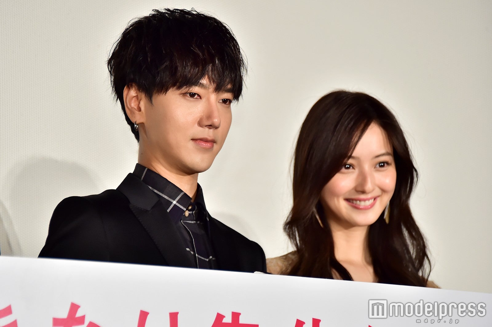 イェソン（SUPER JUNIOR）、佐々木希 （C）モデルプレス