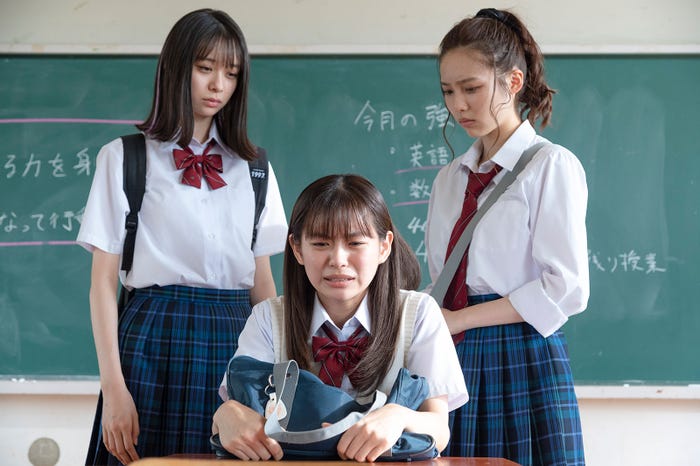 (左から)田鍋梨々花、永瀬莉子、秋田汐梨/ドラマ「17.3 about a sex」最終話より(C)AbemaTV