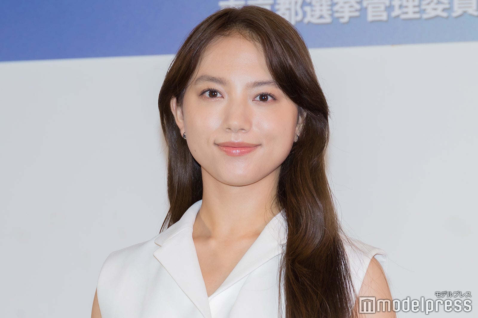 清原果耶、爽やかノースリ衣装で登場 参院選イメージキャラ就任で若い世代へ呼びかけ「小さな1歩が未来に繋がっていく」