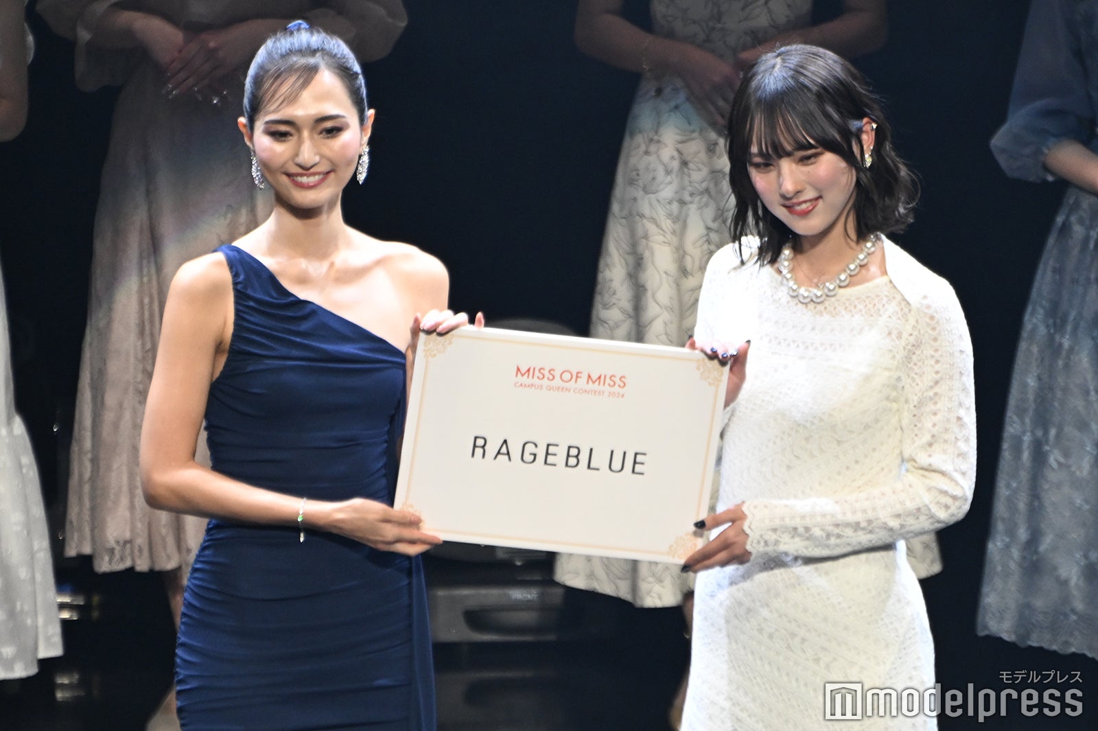 山賀琴子、佐賀涼花さん（C）モデルプレス