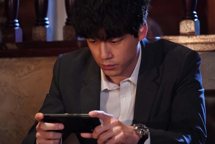坂口健太郎「CODE―願いの代償―」第2話より(C)読売テレビ・日本テレビ