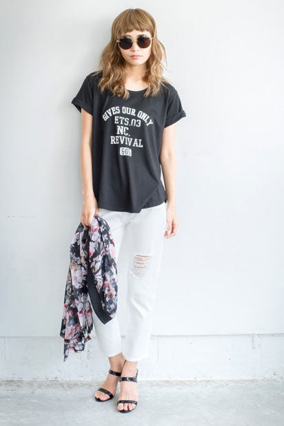 ダメージヴィンテージ風ボーイフレンドデニム「Re:EDIT by GALSTAR」2,998円（税込）／画像提供：Re:EDIT by GALSTAR