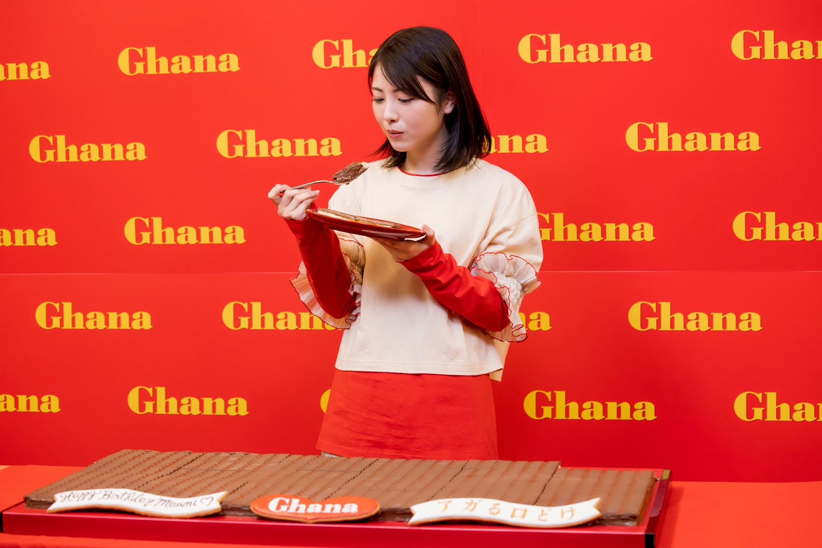 浜辺美波／メイキングカット（提供写真）