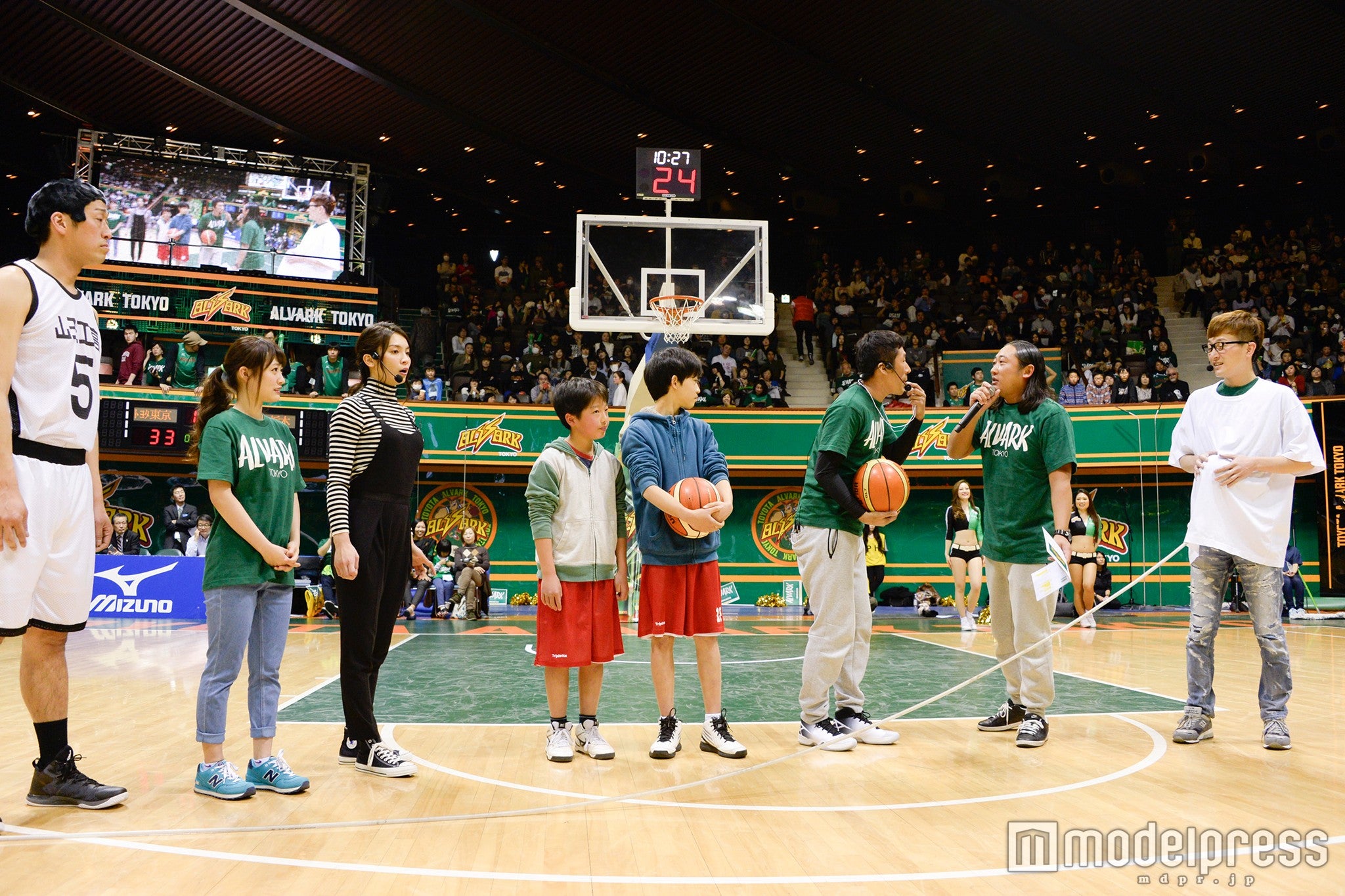 ハーフタイム中に行われたゲームの様子