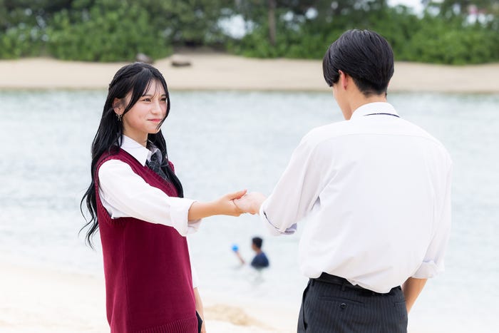 じゅり、ゆうすけ「今日、好きになりました。卒業編2025inシンガポール」(C)AbemaTV, Inc.