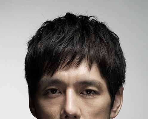 西島秀俊“天才医師”役で事件解決に挑む “刑事”伊藤淳史とタッグ