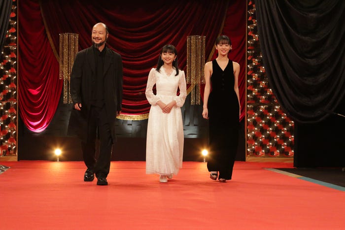 河内大和、白山乃愛、中島瑠菜(C)日本アカデミー協会