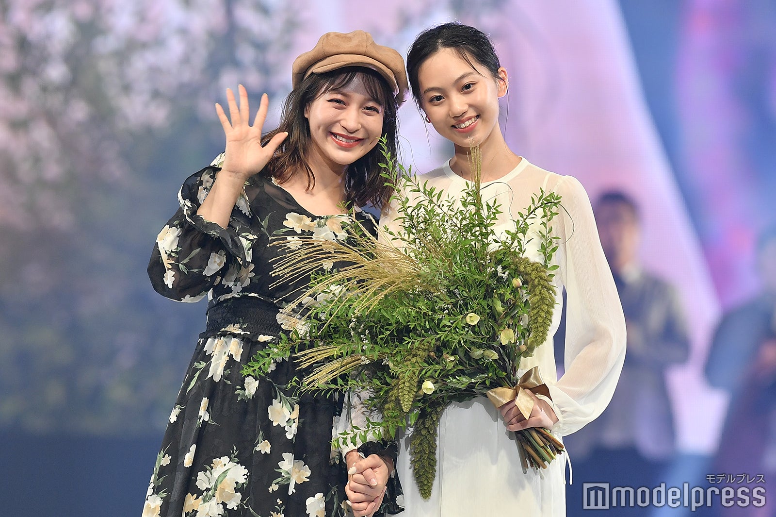 野崎萌香、増岡ゆあさん （C）モデルプレス