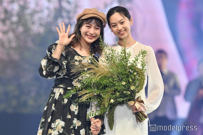 野崎萌香、増岡ゆあさん (C)モデルプレス