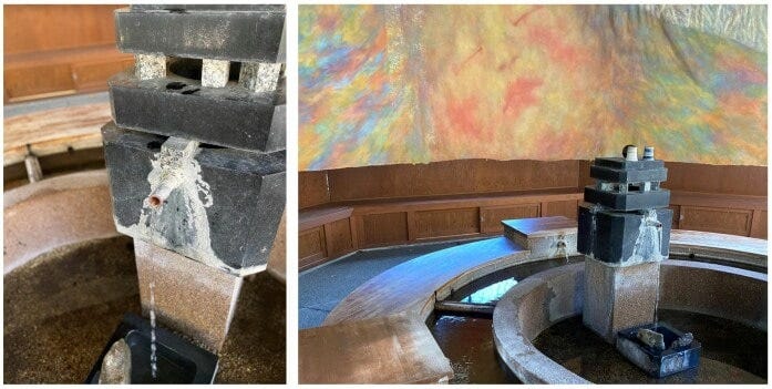 四万温泉にはいくつかの飲泉所が。温泉街の散歩の途中で訪れてみては。