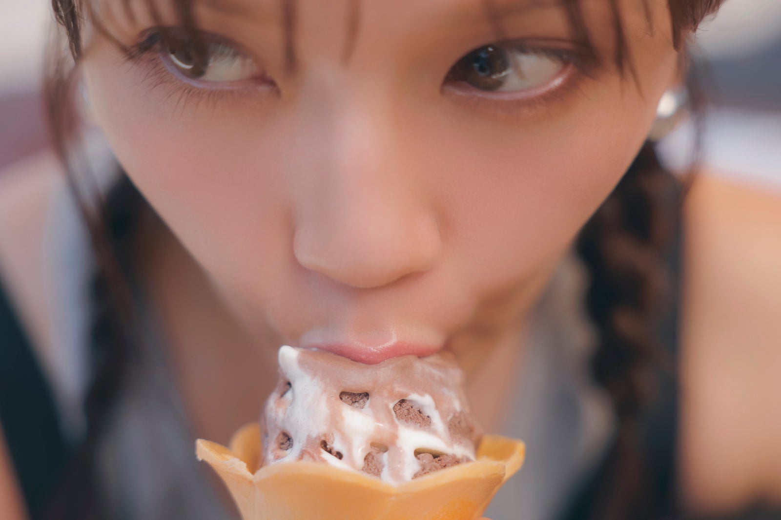 宇野実彩子／撮影：曽根将樹（C）KADOKAWA