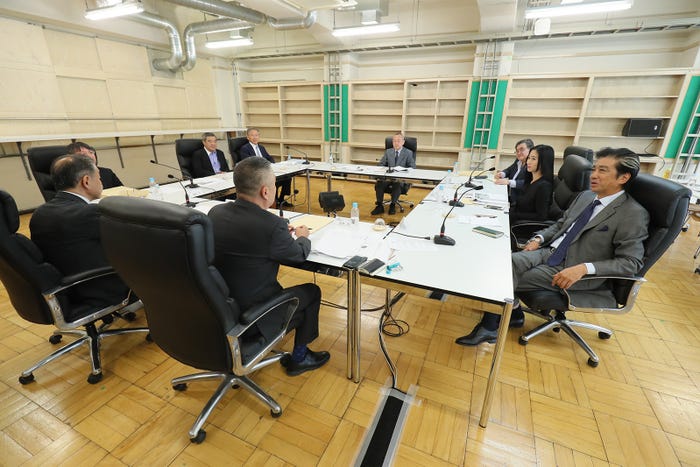 「第2回経営アドバイザリー委員会」の様子(提供写真)