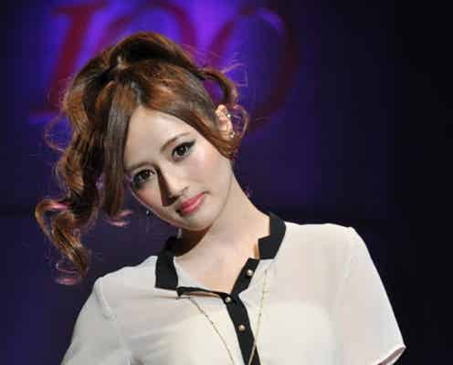 フェロモン放出!SEXY系読モが人気雑誌で専属モデル入り