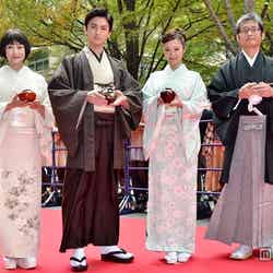 左から：余貴美子、高良健吾、上戸彩、朝原雄三監督