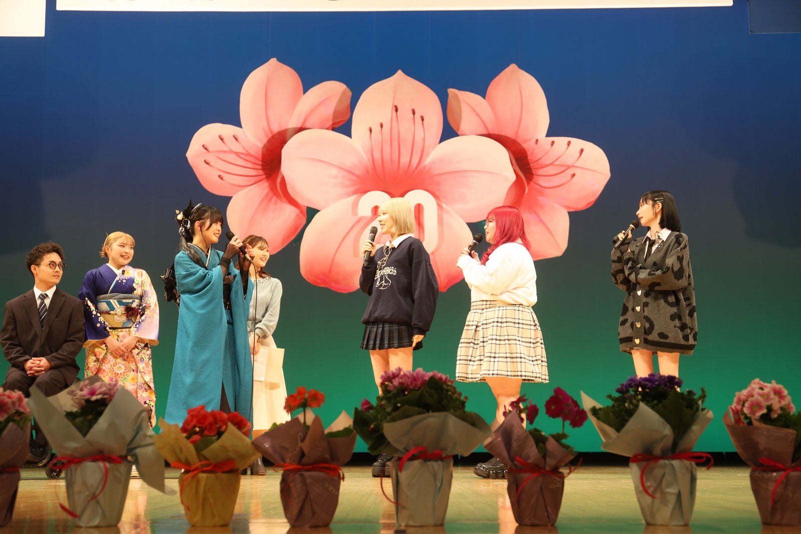 エア、UraN、浅見めいら（C）令和7年鯖江市はたちのつどい