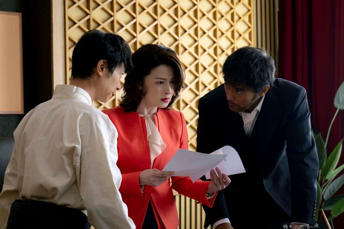 堺雅人、檀れい、阿部寛「VIVANT」最終話より(C)TBS