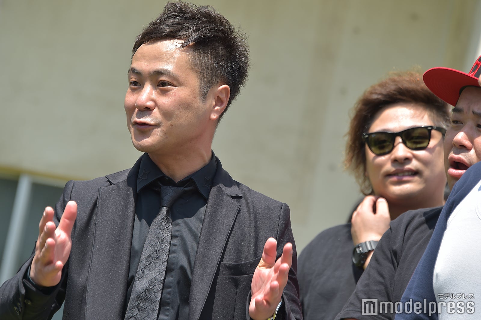 ビジネスマンの風格ただようカラテカ入江慎也 （C）モデルプレス