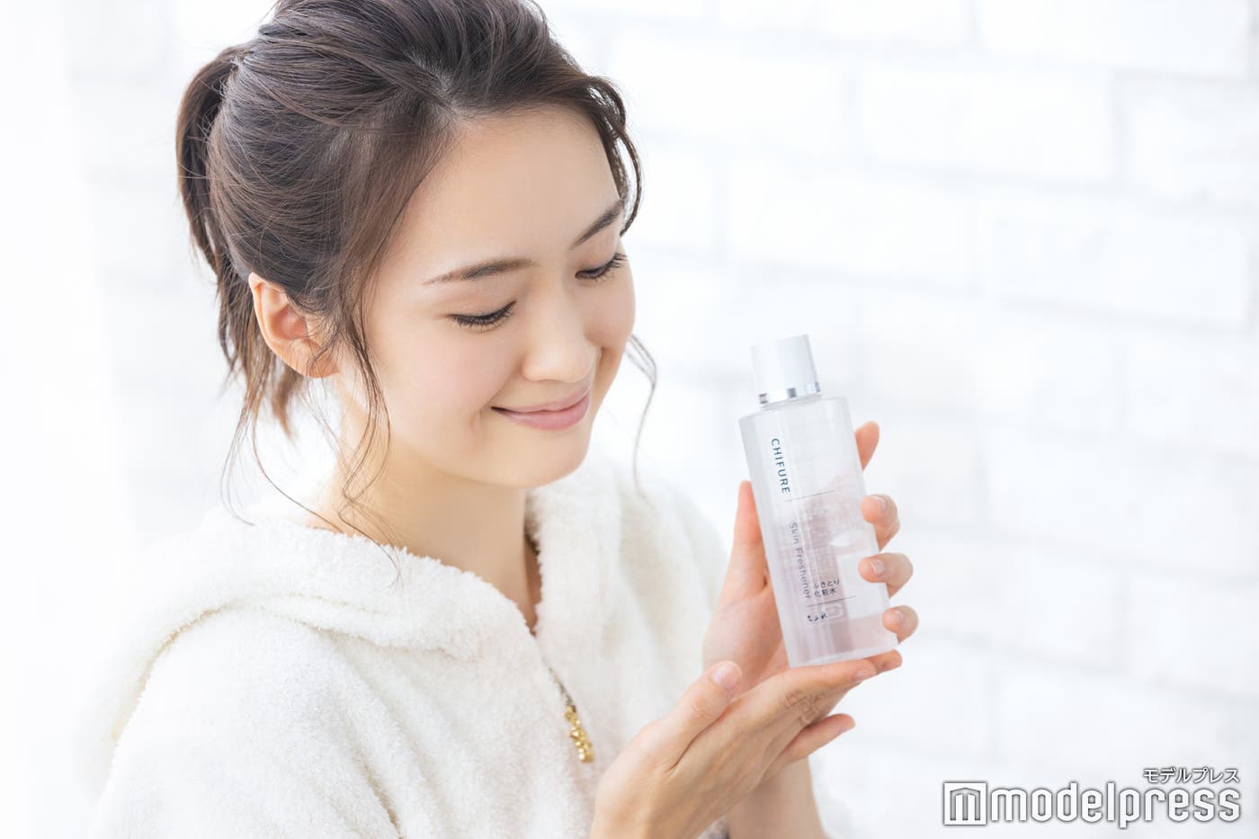 (C)モデルプレス