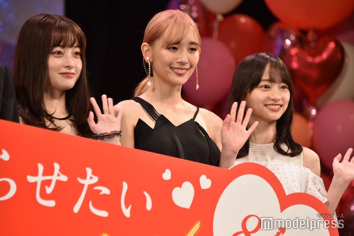 橋本環奈、浅川梨奈、影山優佳(C)モデルプレス