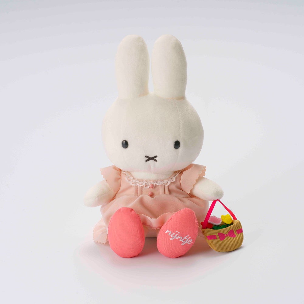 ブルームミッフィーぬいぐるみ3,800円（提供画像）