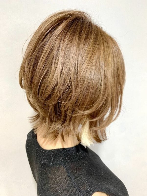 段で作る人気のレイヤーショートボブ集 小顔を叶える魅力的なおしゃれヘアって モデルプレス 段で作る人気のレイヤーショートボブ集 小顔を叶える魅力的なおしゃれヘアって モデルプレス