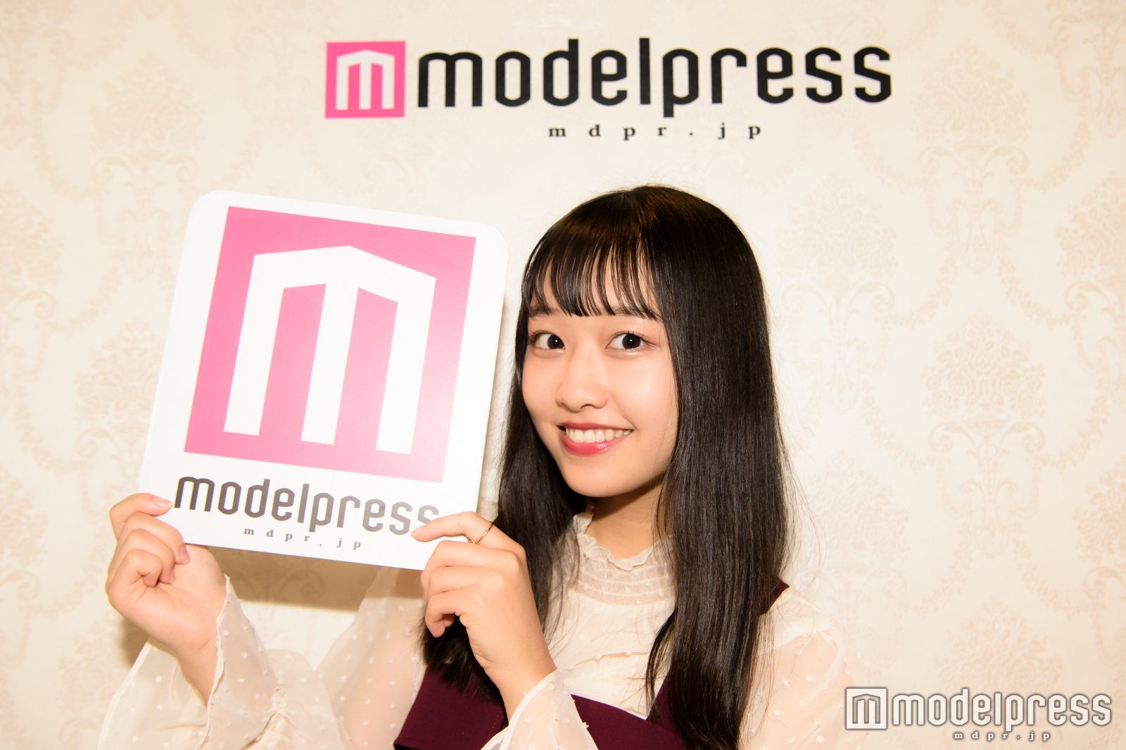 としお理歩／「モデルプレス」フォトスペースにて（C）モデルプレス