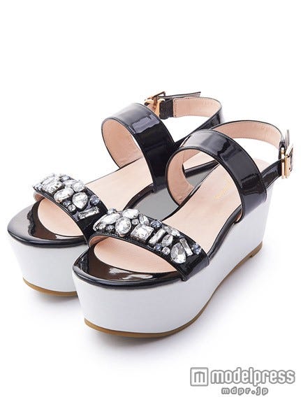 ビジューウエッジサンダル「Supreme.La.La.」13,932円(税込)