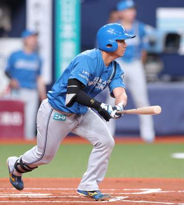 日本ハムのドラ3大塚 九里撃ち適時打でプロ初打点 新庄監督「よかったね。雰囲気あるでしょ」