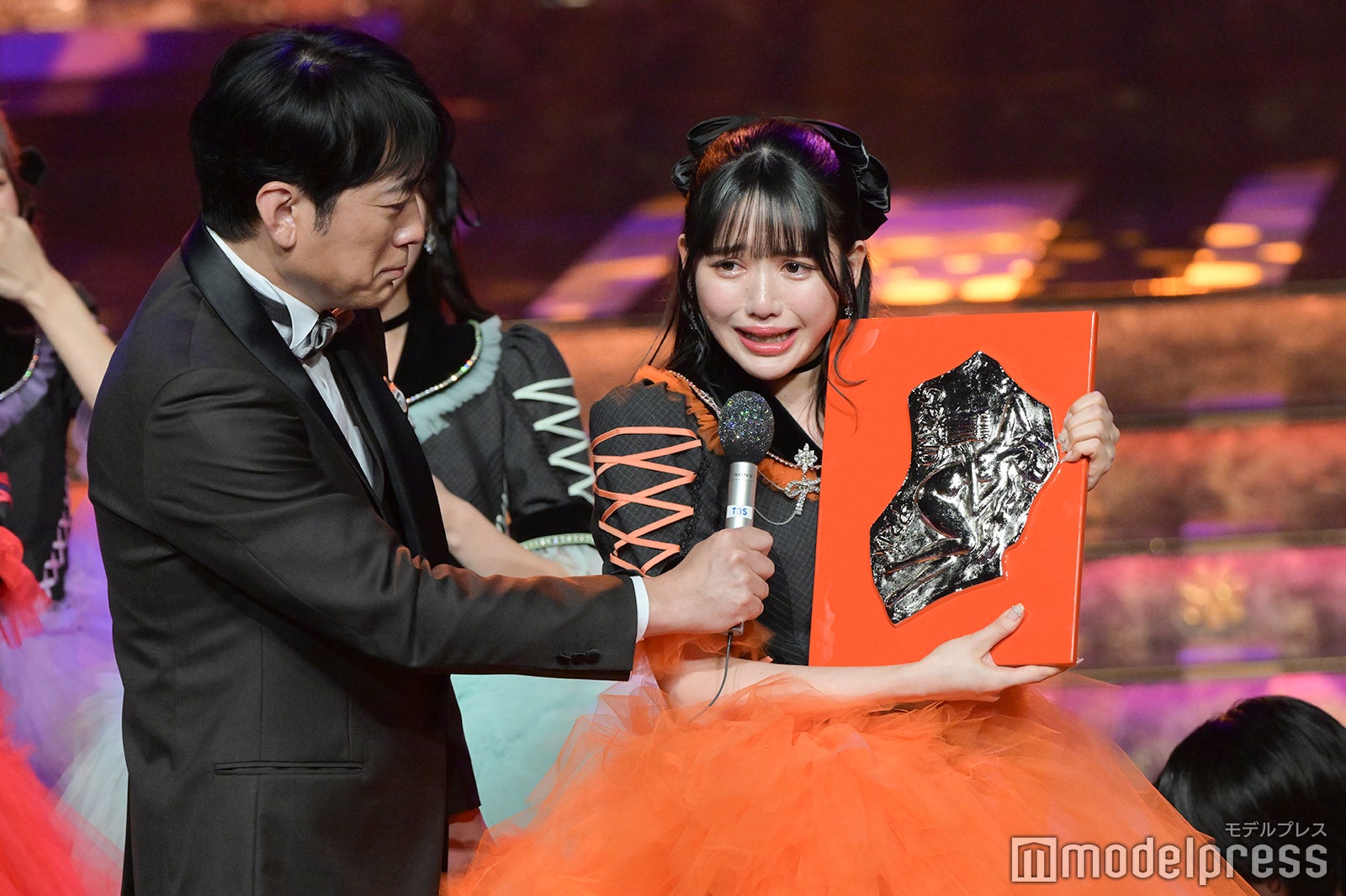 安住紳一郎アナウンサー、鎮西寿々歌（C）モデルプレス