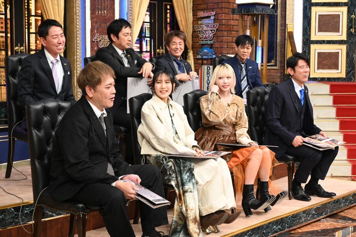 (後列左から)福田充徳、徳井義実、堀内健、名倉潤(前列左から)有田哲平、幾田りら、あの、原田泰造(C)日本テレビ