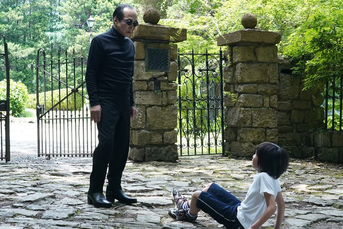 小日向文世「降り積もれ孤独な死よ」第6話より(C)井龍一・伊藤翔太/講談社(C)ytv