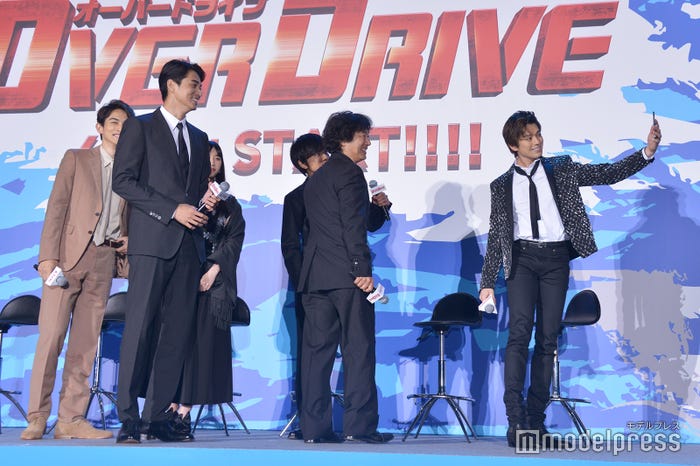 仲良し (C)モデルプレス