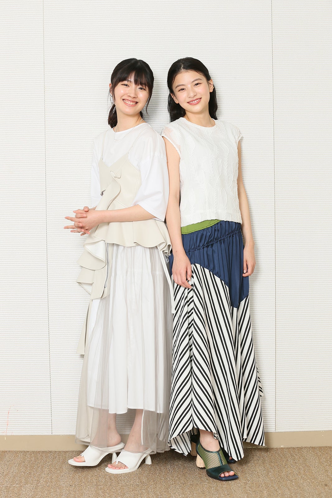 川床明日香、出口夏希（C）2022「沈黙のパレード」製作委員会