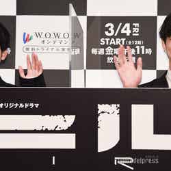 「WOWOWオリジナルドラマ ヒル」完成報告会に登壇した赤楚衛二、坂口健太郎 （C）モデルプレス