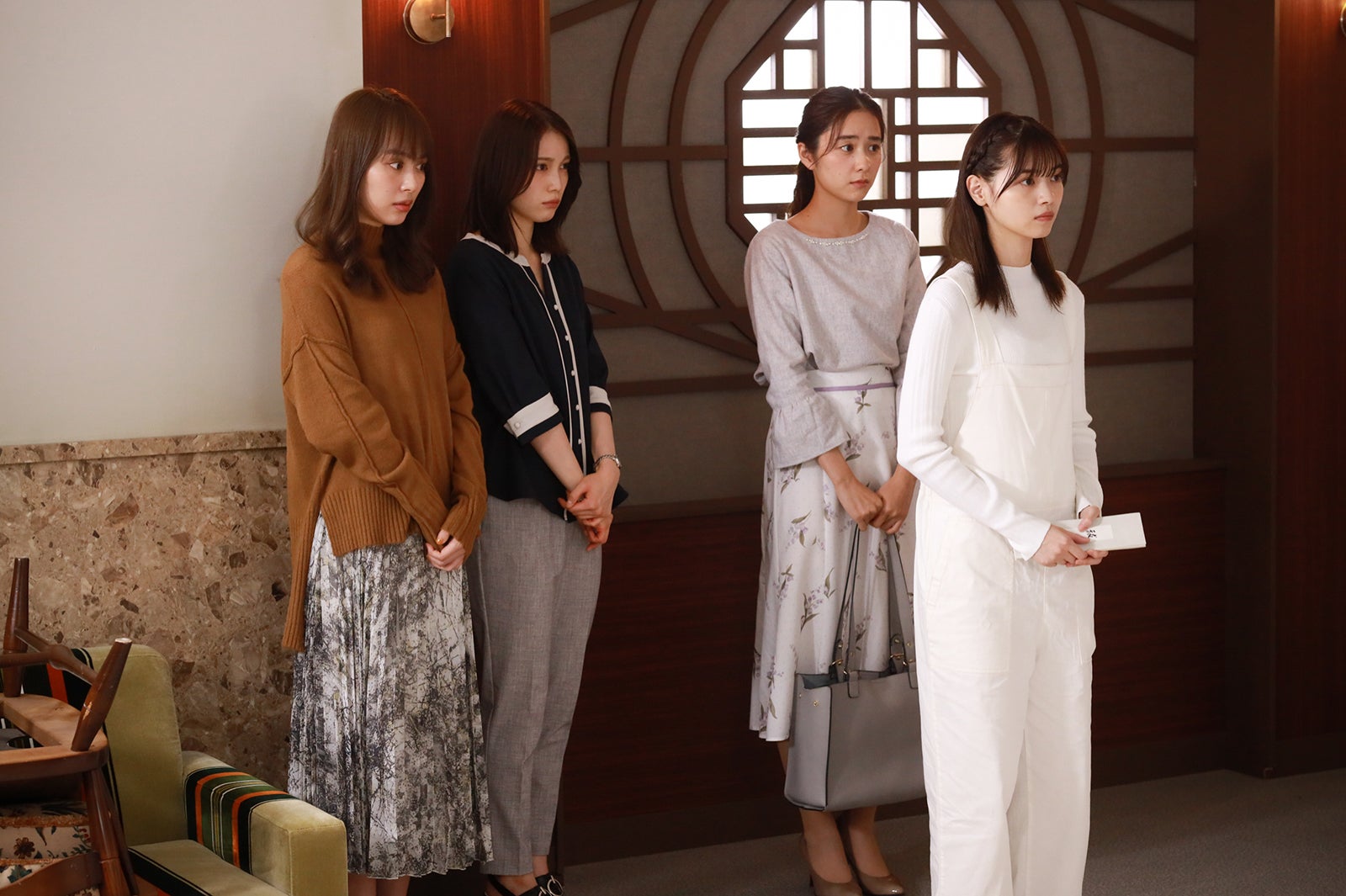 内田理央、中村ゆりか、堀田真由、西野七瀬／「言霊荘」第5話より（C）テレビ朝日