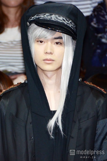 菅田将暉 銀髪の 悪魔 に変身 嵐 大野智と意気投合 モデルプレス 菅田将暉 銀髪の 悪魔 に変身 嵐 大野智と意気投合 モデルプレス