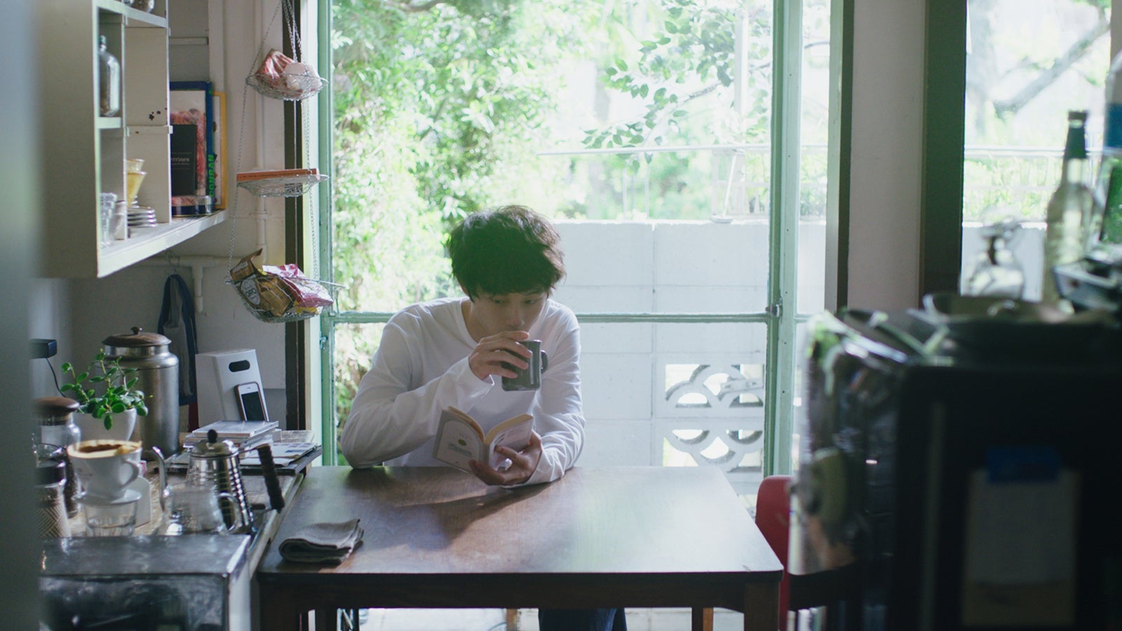 坂口健太郎／「じぶんにやさしく」篇より（提供写真）