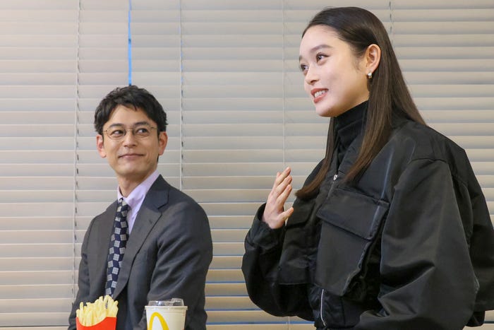 高石あかり/新CM「白昼の誘惑 Lが無料」篇メイキングより(提供写真)