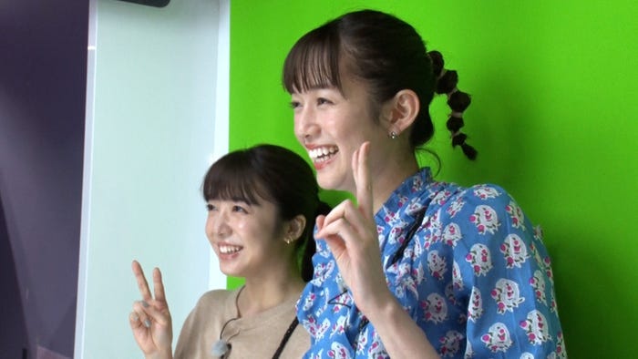 上白石萌音、佐藤栞里(C)日本テレビ