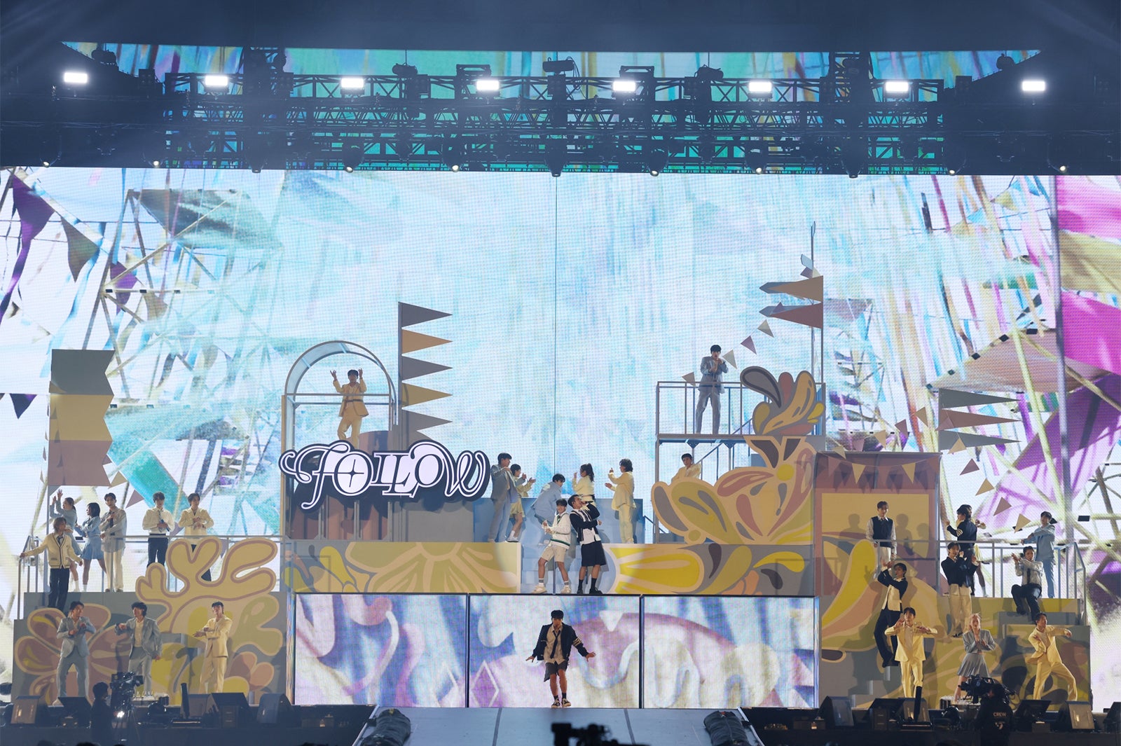 「SEVENTEEN TOUR 'FOLLOW' TO JAPAN」ベルーナドーム公演（P）＆（C）PLEDIS Entertainment