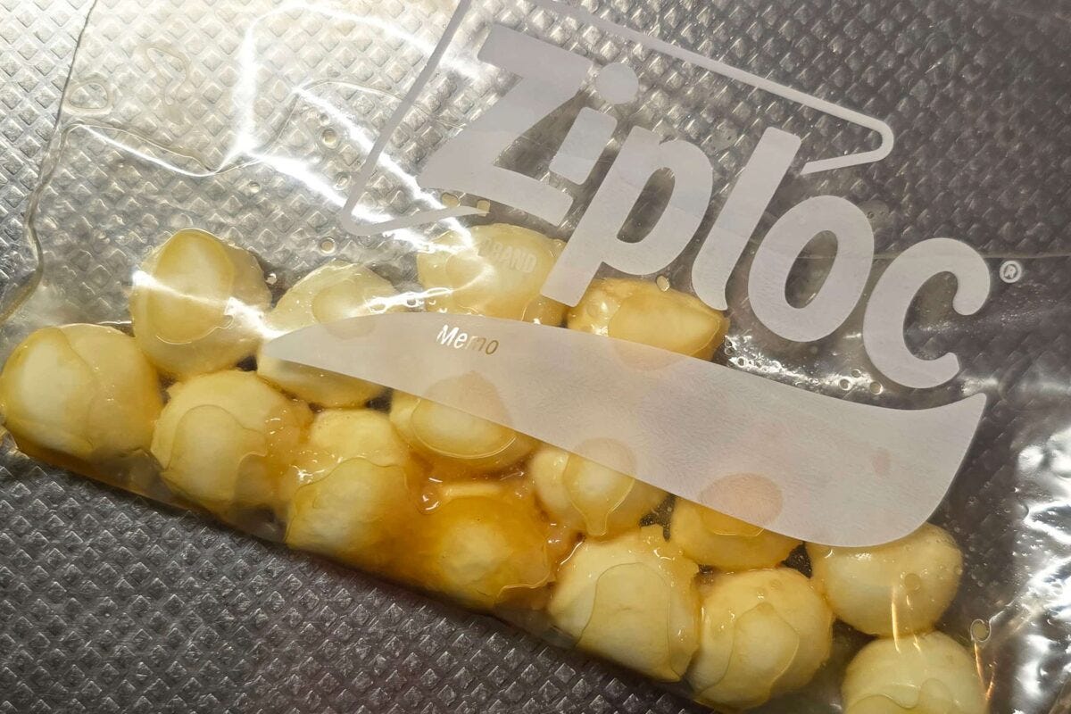 モッツァレラのごま油漬け・ごま油
