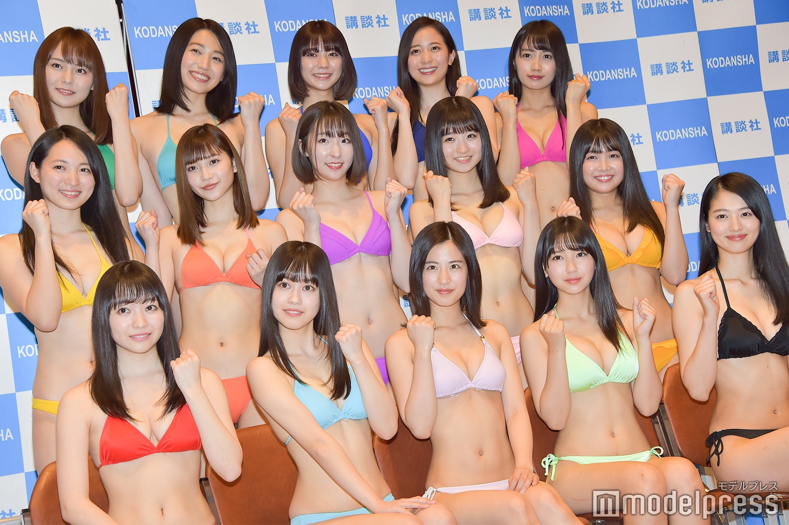 （後列）池松愛理、佐藤あいり、川津明日香、農海姫夏、黒木ひかり（中央列）岡本桃花、杉本美穂、緒方もも、満原史絵里 、寺本莉緒（前列）鈴木ゆうは、岡田佑里乃、えのきさりな、沢口愛華、後藤さり （C）モデルプレス