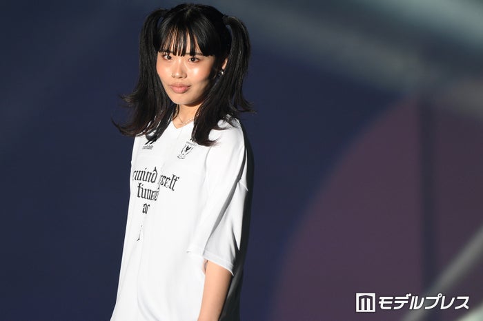 ヒヨごん、透け感スカートで美脚チラリ 高めツインテール姿披露【TGC teen ICHINOSEKI 2024】