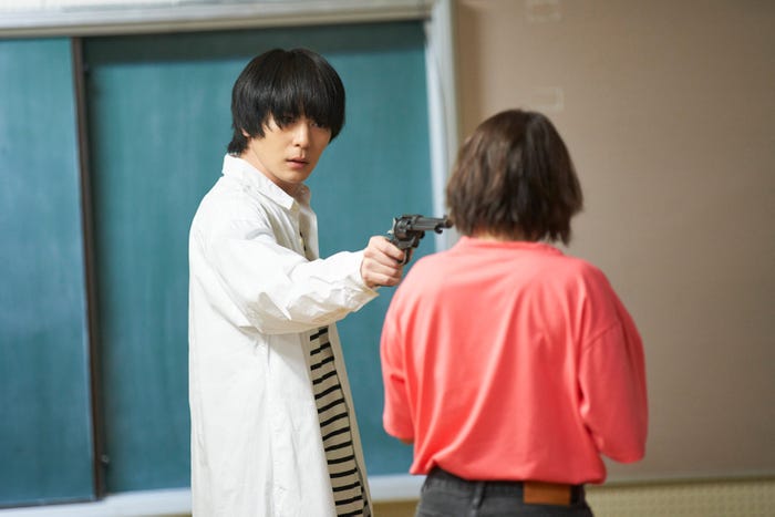 犬飼貴丈、大原櫻子(C)「なれの果ての僕ら」製作委員会(C)内海八重/講談社