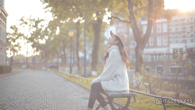 宮脇詩音の新曲「最後のやさしさ」のミュージックビデオより