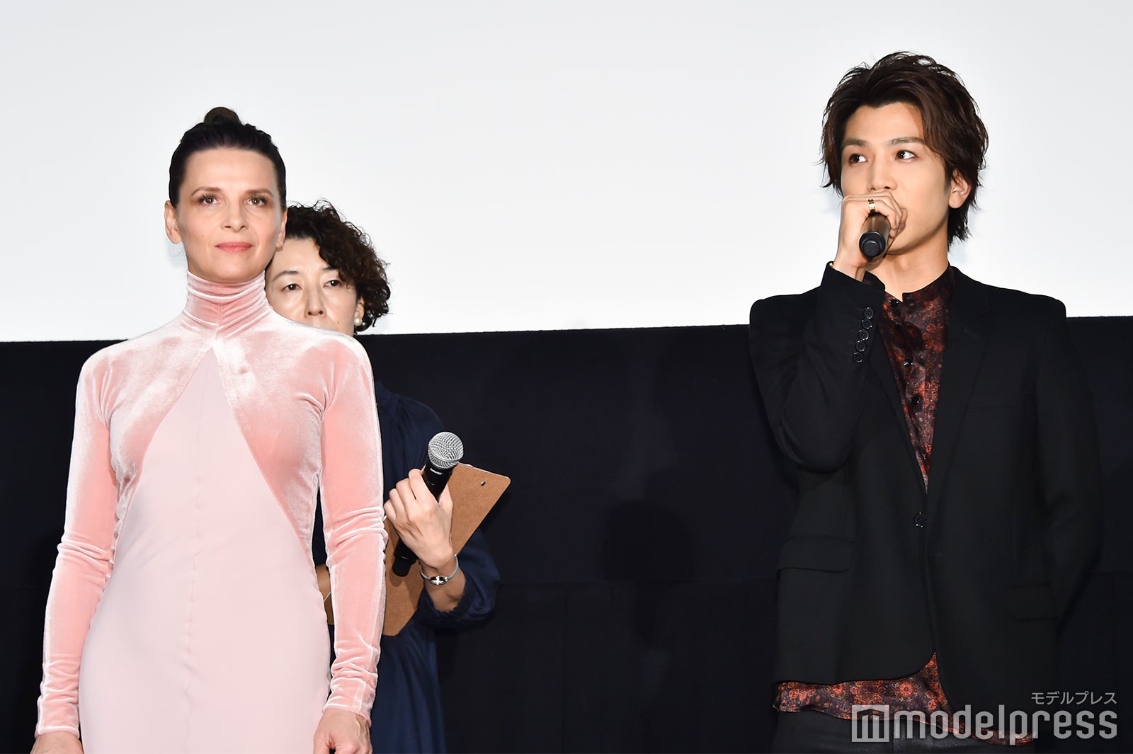 ジュリエット・ビノシュ、岩田剛典（C）モデルプレス