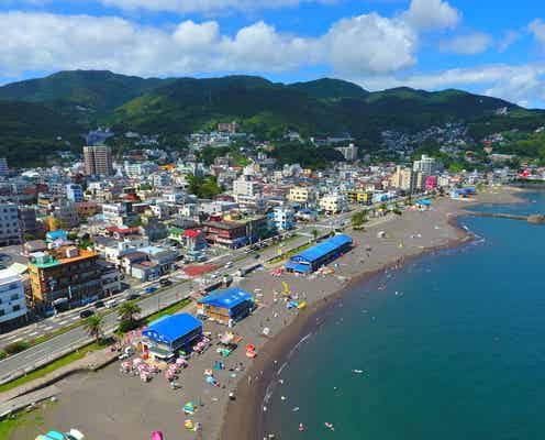 静岡・伊東市の海水浴場で海開き 特色あるビーチで夏を満喫