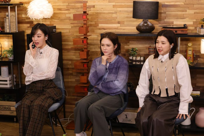 伊原六花、村重杏奈、福田麻貴(C)カンテレ