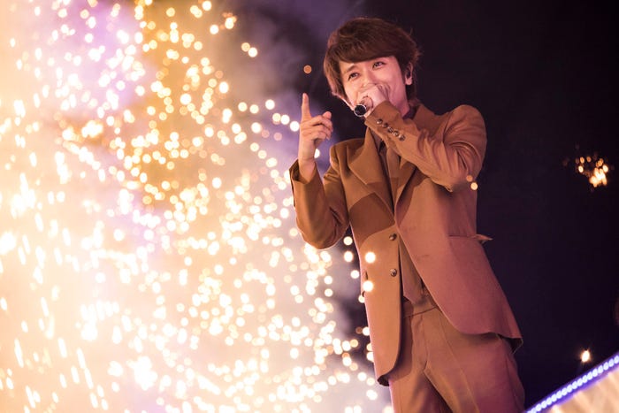 Nissy/撮影:田中聖太郎、山内洋枝、青木早霞、立脇卓